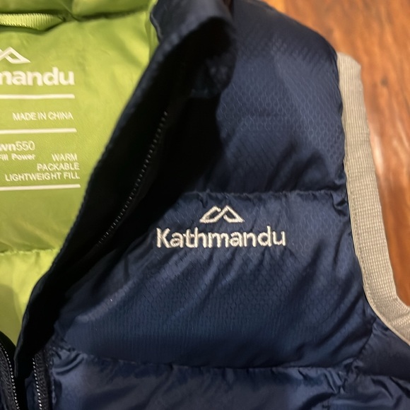 Kathmandu Kids Puffy Down Vest. Duckdown550. Size Small. - Picture 3 of 3